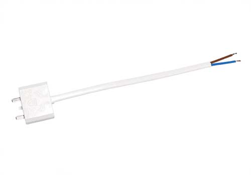 Vit DCL-propp med kort tvåledarkabel, avskalade ändar – för anslutning av belysning till DCL-uttag.